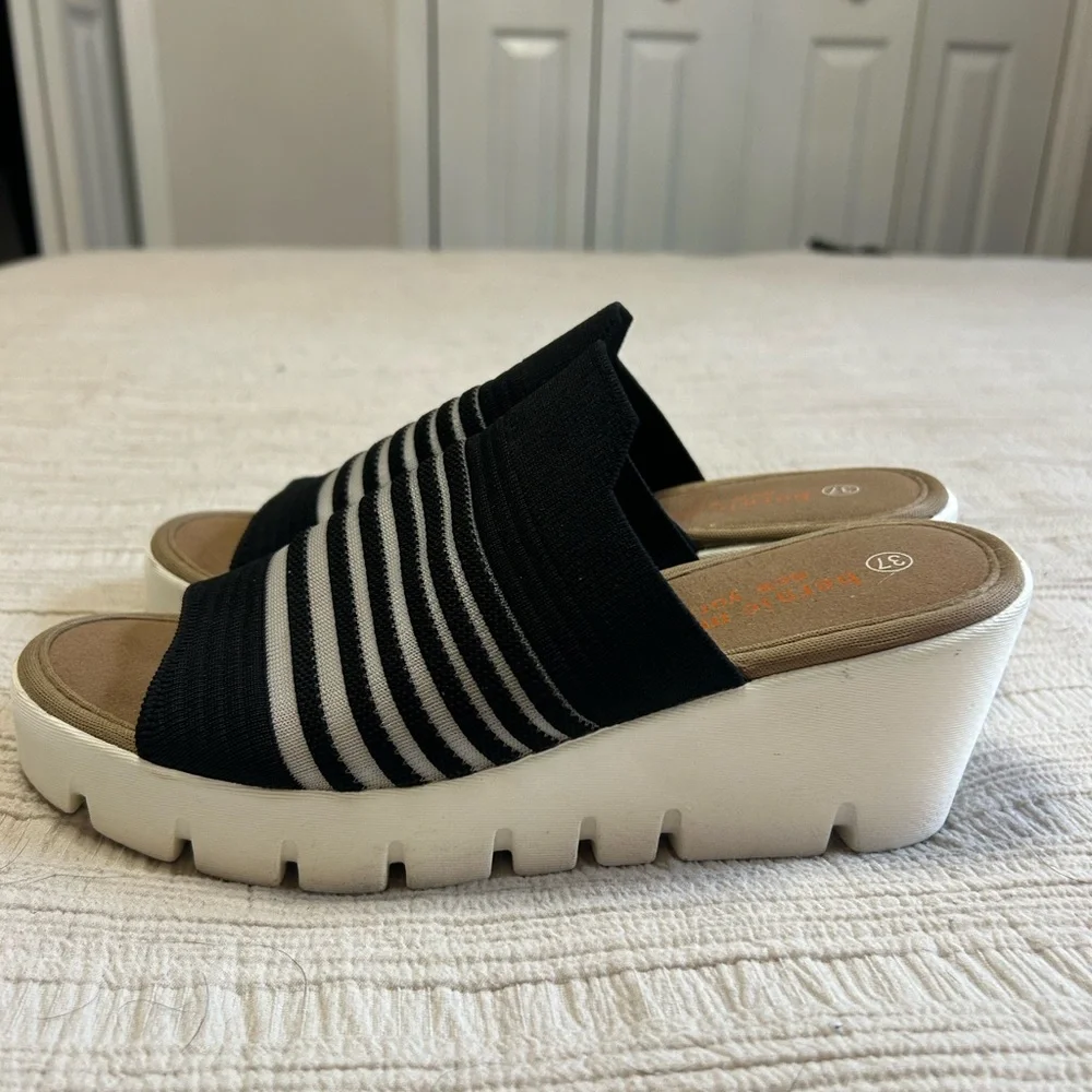 Bernie Mev. Venti Wedge Sandals Sz 37 - Picture 4 of 8